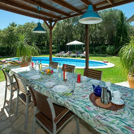Llamas Villa *