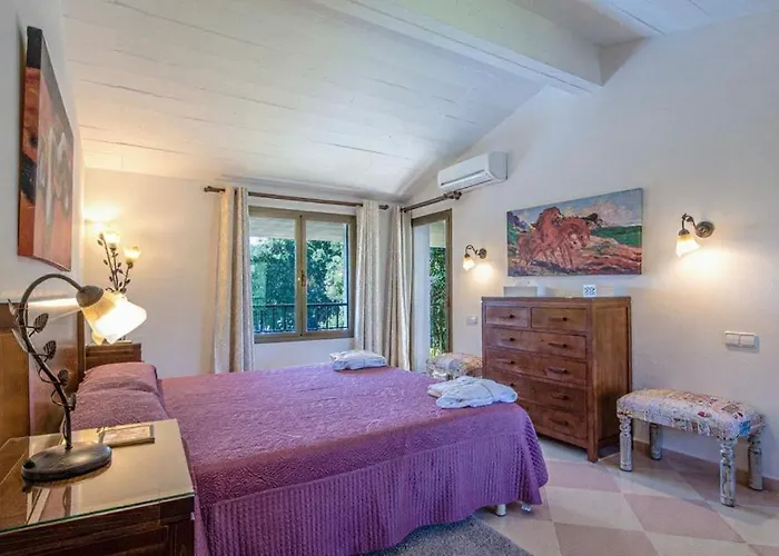 Villa Llamas By Vintage Travel *