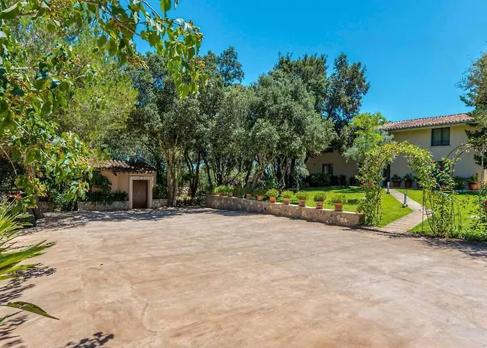 Villa Llamas By Vintage Travel