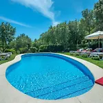 Llamas Villa