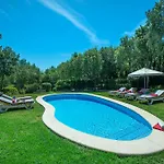 Llamas Villa *