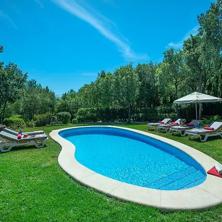 Llamas Villa *