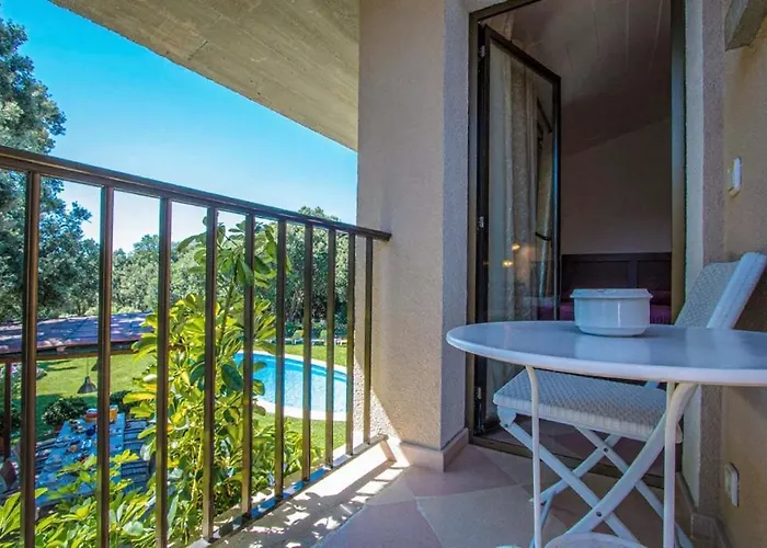 Villa Llamas By Vintage Travel *