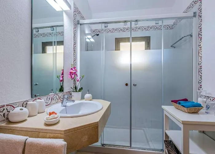 Llamas By Vintage Travel Villa *